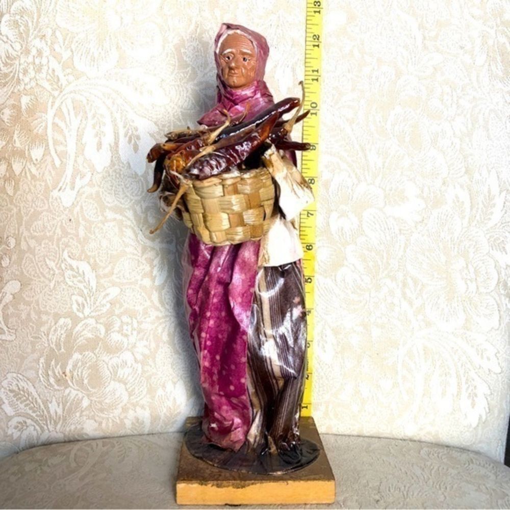 Mexican folk‎ art paper machete old woman figurine Hispanic Latin handmade spice